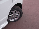 165/60R14タイヤ+専用アルミホイールです。スタッドレスタイヤや各種オプションのご注文も承っております(*^^)v