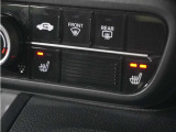 ◆エンジンルーム◆車の心臓部分のエンジンルームが汚いとトラブルの基になります。当店は専用の液剤を使って徹底的に綺麗にします。