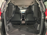 3列目シートを跳ね上げればラゲッジスペースを更に広く使えます。