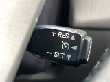 【クルーズコントロール】高速道路もラクラク走行。アクセルを離しても一定速度で走行ができ、長距離運転時の負担を軽減!加速・減速も簡単なスイッチ操作で調整できます。
