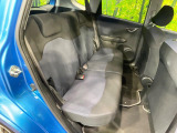 コンパクトカーですが、セカンドシートは十分な広さがあり快適にお乗りいただけます♪シートを倒して大きな荷物を積んだりと、用途の幅が広い1台です。
