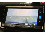 バックカメラが装備されており、後方の安全確認はもちろんのこと狭い場所での駐車や雨の日・夜間など視界の悪いコンディションでのストレスの軽減にもなります!