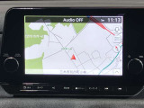 【メーカーナビ】9インチの大画面モニターを搭載し、Apple CarPlayへのワイヤレス接続やAndroid Autoにも対応。