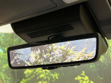 【デジタルインナーミラー】後席の大きな荷物や同乗者で後方が確認しづらい時でも安心!カメラが撮影した車両後方の映像をルームミラー内に表示。クリアな視界で状況の確認が可能です!
