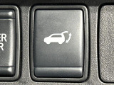 【パワーバックドア】スマートキーや運転席のボタンを押すだけでリアゲートが自動で開閉します!荷物を持っている時や、高い位置にあるバックドアを閉める際に便利な機能です♪