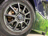 【15インチアルミホイール】外観にマッチしたアルミホイールを装着しております。各種アルミホイールや、スタッドレスタイヤも取扱いしております。是非ご相談ください♪