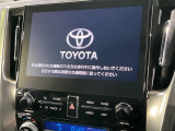 【大画面ナビ】人気の大型9インチナビを装備。存在感のある大画面はインパクト大!ナビ利用時のマップ表示は見やすく、テレビやDVDは臨場感がアップ!いつものドライブがグッと楽しくなります