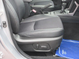 運転席パワーシート 微妙な調節をするならパワーシートじゃないといけませんね。アナタ好みにフィットします!