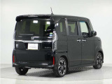 アルミホイール装着車です!これで足元まわりもおしゃれにきまります!