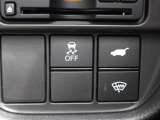 VSA(Vehicle Stability Assist)が装備!!VSAはコーナリング時の横滑りを抑制する機能と車両の急激な挙動変化を抑える機能で、安定した走行を実現していいます!!