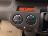 オートエアコンでオールシーズン快適に過ごせます。