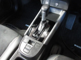 扱いやすい位置に配置されたフロアオートマチックです☆CVTを採用で滑らかでスムーズな走りが楽しめますよ♪