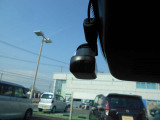 今話題のドライブレコーダー装備車。万が一のトラブルの際、証拠として効果を発揮してくれます。