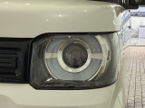LEDヘッドライトは、点灯の瞬間から最大光量を発揮し、突然暗くなるトンネルなどでの安定感を高めます。