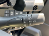 【 オートライト 】オートライトなのでライトの点け忘れを気にすることなく運転が出来ます。