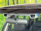 【アイサイトVer2】前方の車両等を検知し、衝突しそうな時は警報で注意を促し、ブレーキを踏む力をサポート。ブレーキを踏めなかった場合は衝突被害軽減ブレーキが作動、衝突回避をサポートします。
