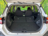 普段のお買い物や通勤、送迎等に十分な荷室スペースを確保しております。セカンドシートを倒すと、大きな荷物の積載も可能です♪