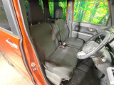 運転席シート廻りは使用感も少なく、良好な状態となっています。前オーナー様が丁寧に使っていたことがよくわかりますね。