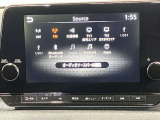【メーカーナビ】9インチの大画面モニターを搭載し、Apple CarPlayへのワイヤレス接続やAndroid Autoにも対応。