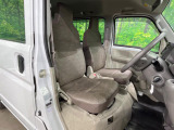 運転席シート廻りは使用感も少なく、良好な状態となっています。丁寧に使われていたことがよくわかりますね。