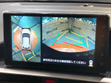 【パノラミックビューモニター】専用のカメラにより、上から見下ろしたような視点で360度クルマの周囲を確認することができます☆死角部分も確認しやすく、狭い場所での切り返しや駐車もスムーズに行えます。