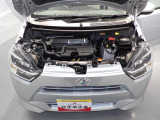 【エンジンルーム】 走行距離も少なく、隅々まで手入れの行き届いた綺麗な状態です。