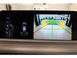 クルマの頭脳ともいえる、管理システム、iDrive。ナビだけではなく、オーディオ操作や車両情報の表示などをコントロールできます。便利さと安全性の向上にも繋がっています。