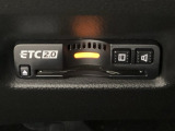 ハンドルの左下にETC2.0がついています。高速道路の料金所の通過も楽々です。 カードの取り出しもしやすい場所についています。