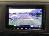 便利な3ビュー切り替え、ガイド線表示付きのバックカメラです!後退時、後方の視界をサポートします!