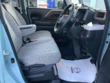 運転席シートも綺麗です☆