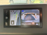 狭い道でのすれ違い、左側のガードレールや側溝が見えないと不安になりませんか?アラウンドビューモニターならバックカメラに加え、発進時に前方や周囲の確認、すれ違い時の助手席側下方の確認も出来て安心です♪