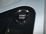 使い勝手の良いプッシュエンジンスターター装備♪鍵をカバンやポケットなどから取り出さずにエンジンを始動出来ます☆鍵を回す必要も探す必要もございません!