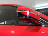 【BMWミラー】視認性の高いスタイリッシュなミラー。自動防眩機能も付いており夜間のドライビングをサポートします。