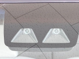 【スマートアシスト】走行中に前方の車両等を認識し、衝突しそうな時は警報とブレーキで衝突回避と被害軽減をアシスト。より安全にドライブをお楽しみいただけます。
