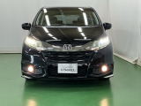 LEDヘッドライトを装備しています。LEDヘッドライトはとても明るく、雨の日や夜間走行も安全・安心です。オートライトコントロール付きで周囲の明るさに応じて自動で点灯・消灯します