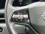 運転中でも音量調整やチャンネル変更がスムーズにできるステアリングスイッチ付き♪