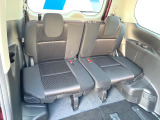 3列目シートはもちろん状態良好☆大人でもゆったりと座って頂けますので、大人数でのお出かけもラクラクです♪ご家族で、気の知れた仲間で、ドライブに行くのが楽しみですね♪