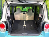 普段のお買い物や通勤、送迎等に十分な荷室スペースを確保しております。セカンドシートを倒すと、大きな荷物の積載も可能です♪