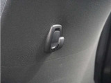 ◆フック◆ちょっとした買い物の袋を吊り下げたり、ゴミ袋を吊り下げられるコンビニフックがあり車内を転がらず便利です!