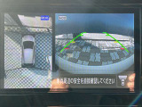 アラウンドビューモニター。前後左右の4つのカメラで車を上から見たような映像をナビ画面に映すので人や物を確認できとても安全です。