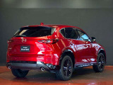 【CX-5】上質感と精悍さを兼ね備え、ワイド感を強調した意匠。オールラウンドな機能美と品格、洗練されたデザイン。