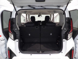 ラゲッジスペースは、これだけの広さがあります。大きな荷物も楽々積めます。