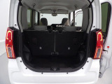 ラゲッジスペースは、これだけの広さがあります。大きな荷物も楽々積めます。