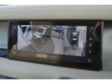 車の周囲360&deg;のオーバーヘッドビューをタッチスクリーンに表示。同時にいくつかのビューを映し出し、タッチスクリーンの表示と音で障害物との距離をお伝えします。駐車の苦手な方も安心の機能です。