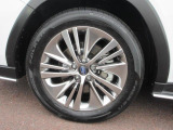左前 18インチアルミホイール 走行性能が上がり、乗り心地を良くしてくれる大切なアイテムです!「*ホイールロックナットは展示用です」