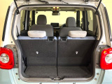 普段のお買い物や通勤、送迎等に十分な荷室スペースを確保しております。セカンドシートを倒すと、大きな荷物の積載も可能です♪