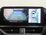 パノラミックビューモニター搭載。カメラで車両周囲の状況を映し出すため、狭い場所での駐車などに役立ちます。