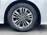 【純正18インチアルミホイール】純正アルミホイールで足回りもかっこよく決まってます♪