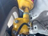 【ビルシュタイン製ダンパー】高速走行時の車両安定性を向上させてくれる人気の装備。街乗りの乗り心地も犠牲にせず、スポーティな走行をお楽しみいただけます♪