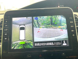 【アラウンドビューモニター】専用のカメラにより、上から見下ろしたような視点で360度クルマの周囲を確認することができます☆死角部分も確認しやすく、狭い場所での切り返しや駐車もスムーズに行えます。